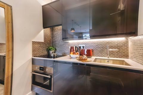 Studio to rent, 25 Linden Gardens, London W2