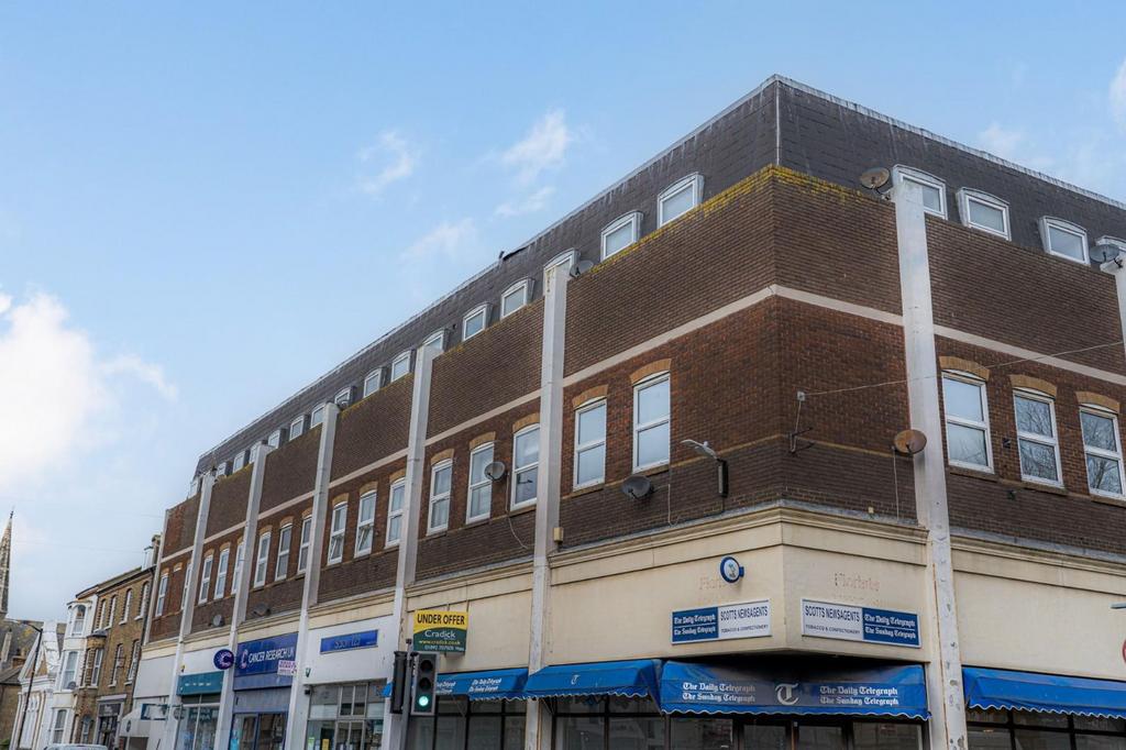 High Street, Frances Court, CT6 1 bed for sale £140,000