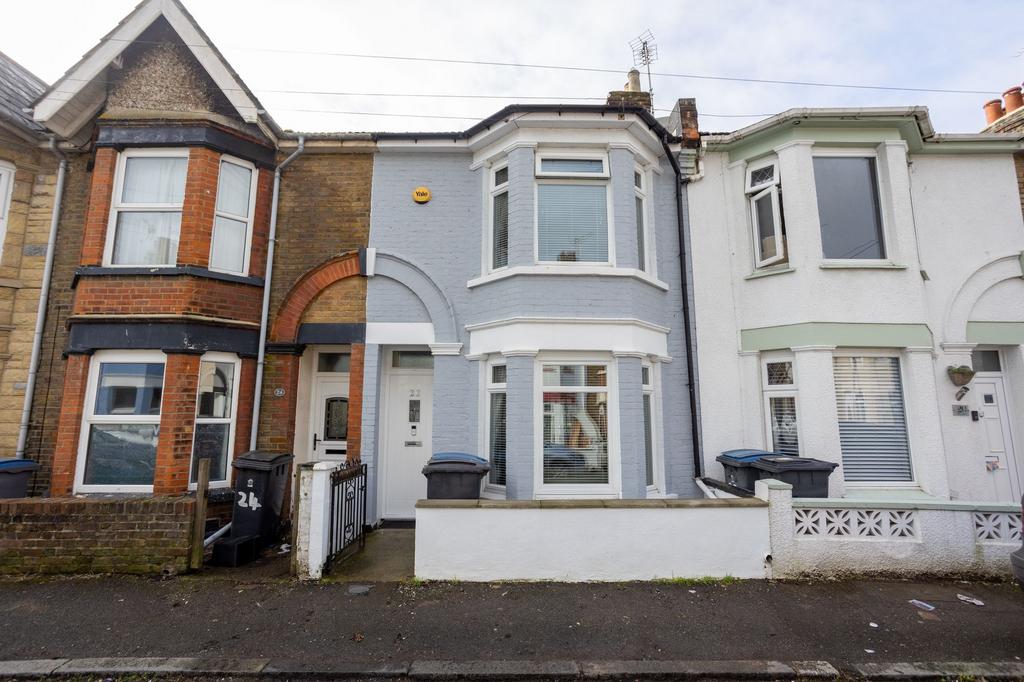 Balfour Road, Dover, CT16 2 bed terraced house for sale £210,000