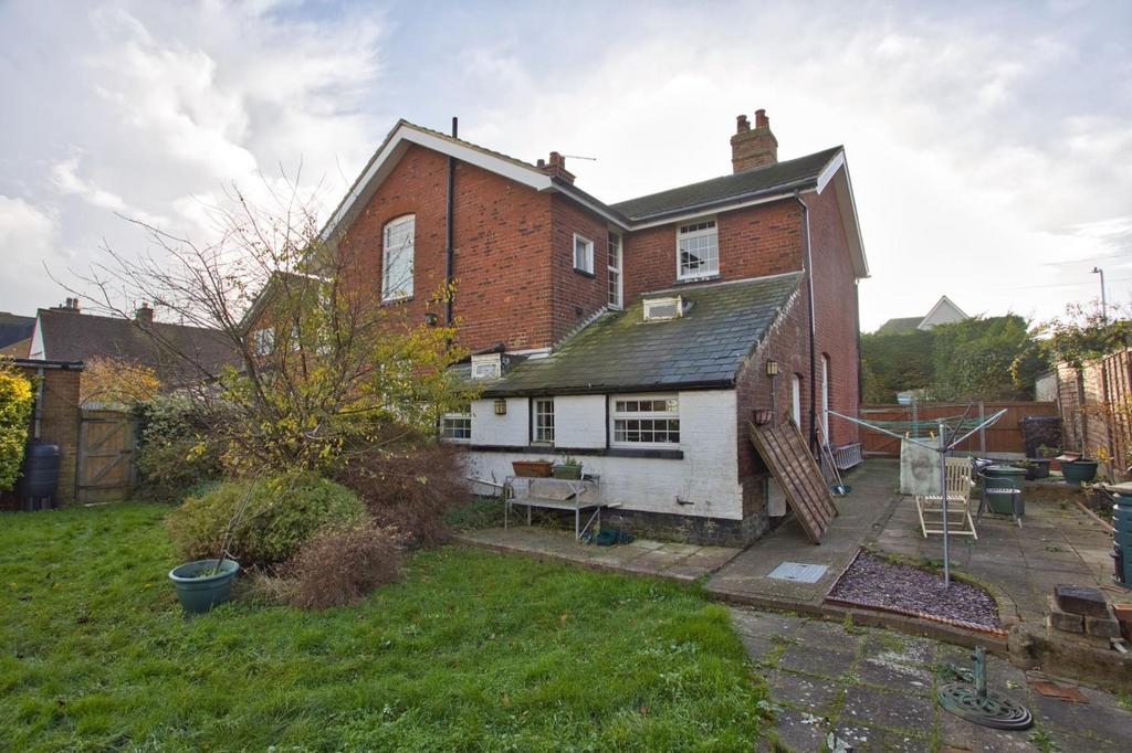 St. Richards Road, Deal, CT14 4 bed detached house for sale £499,950
