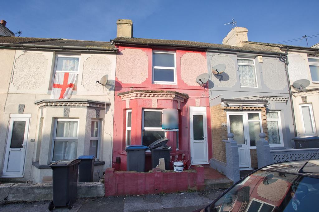 Glenfield Road, Dover, CT16 2 bed terraced house for sale £175,000