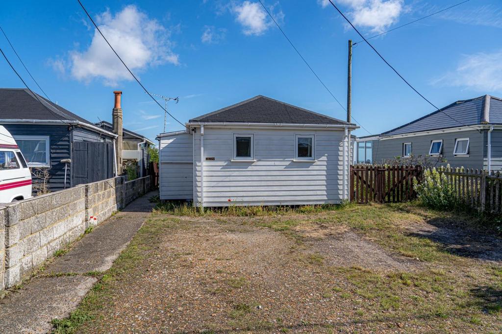Faversham Road, Seasalter, CT5 2 bed detached bungalow £400,000