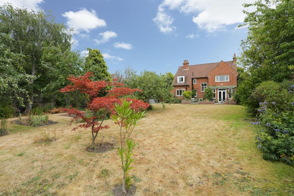 Cornwallis Avenue, Folkestone, CT19 4 bed detached house £800,000