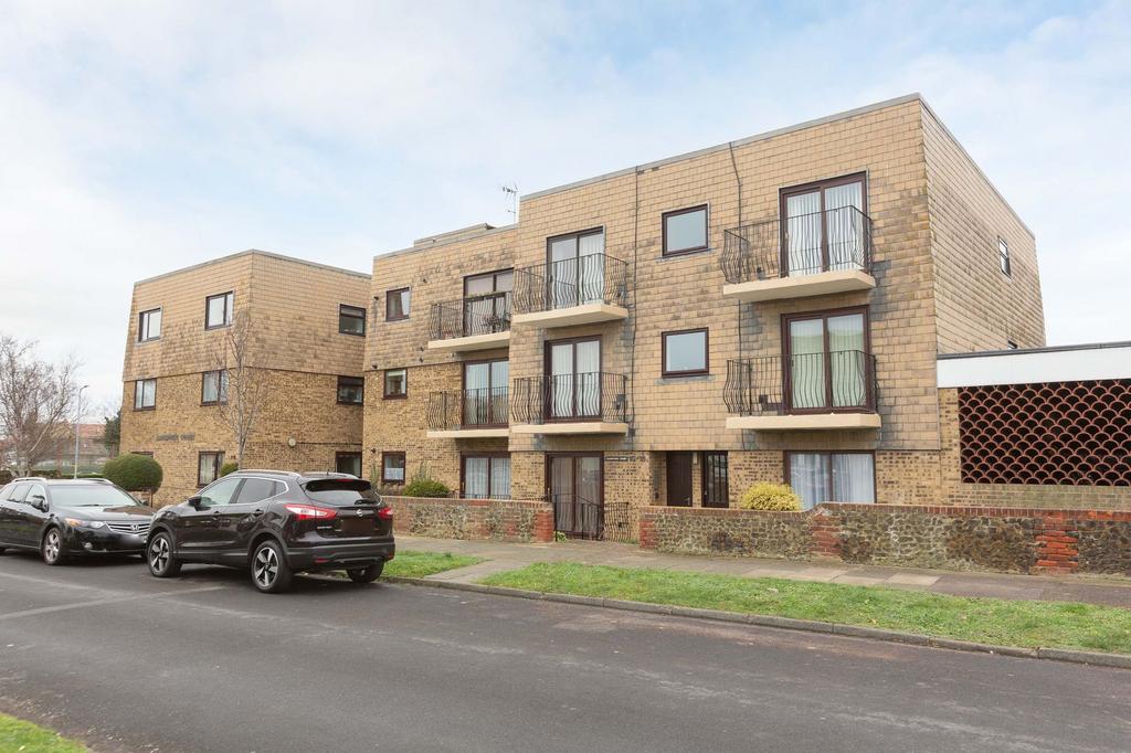 Shakespeare Road, Birchington, CT7 1 bed flat for sale £210,000
