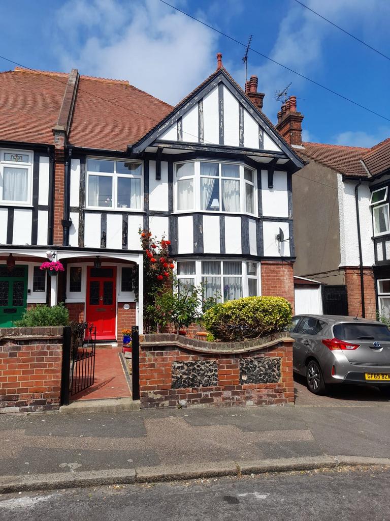 St. Road, Broadstairs, CT10 6 bed semidetached house £650,000