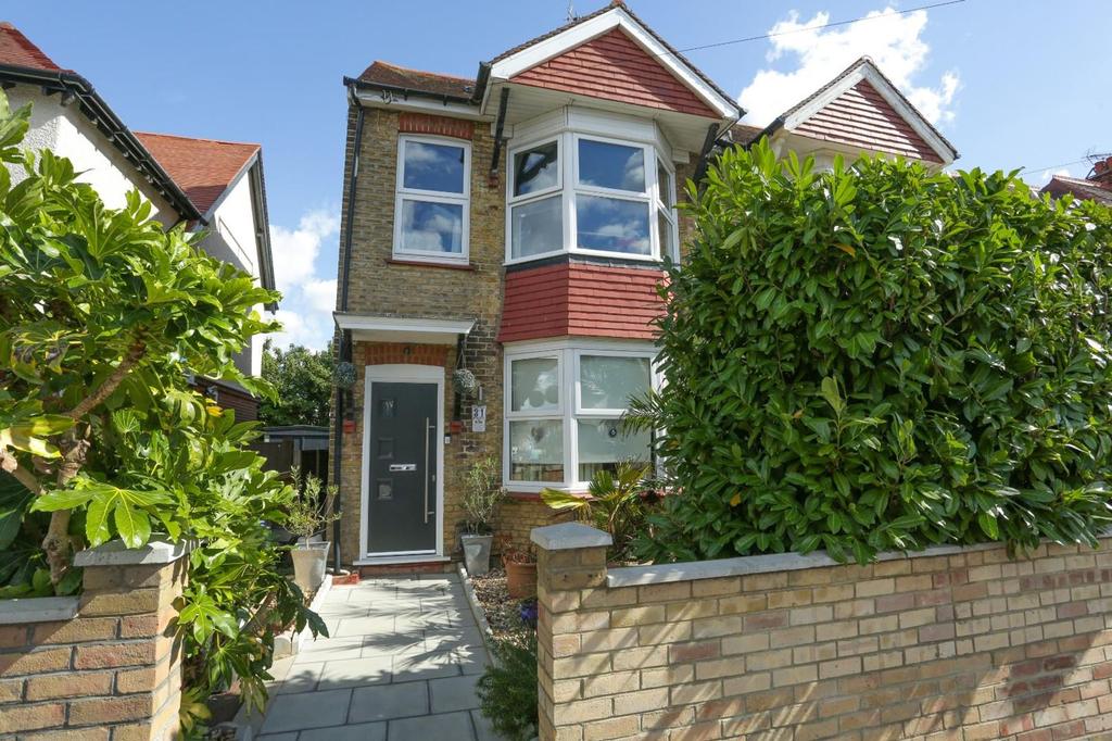Swinburne Avenue, Broadstairs, CT10 4 bed semidetached house £625,000
