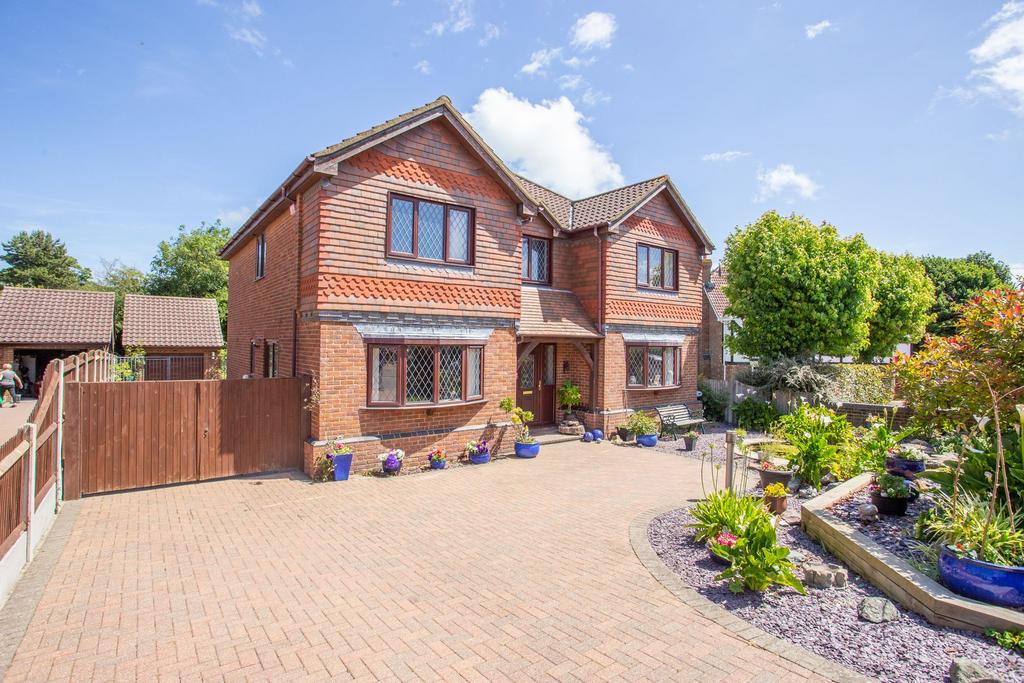The Maltings, Walmer, CT14 5 bed detached house for sale £725,000