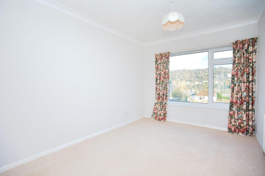 14 Orchard Close Master Bedroom.jpg