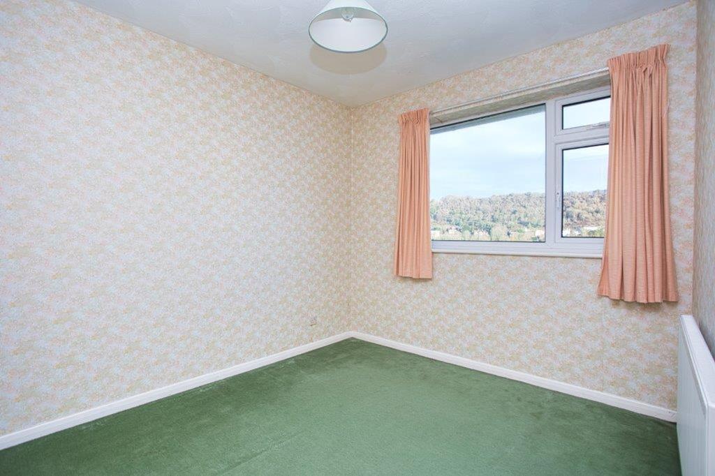 14 Orchard Close Green Bedroom.jpg