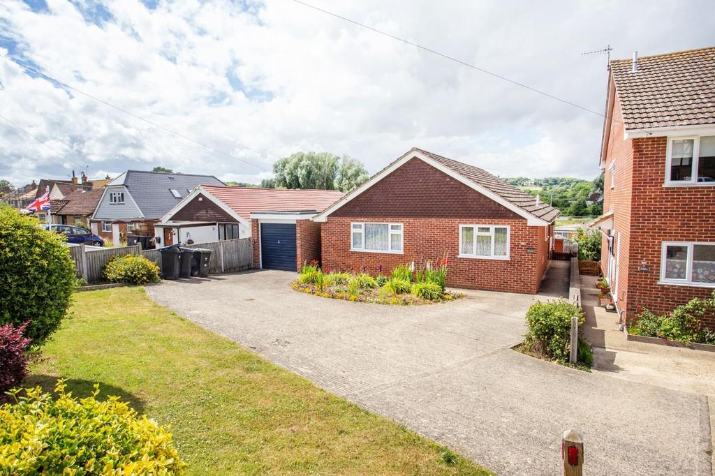 Ashford Road, Canterbury, CT1 3 bed detached bungalow £375,000