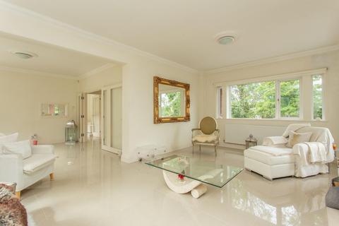 4 bedroom detached house for sale - Common Lane, River, CT17