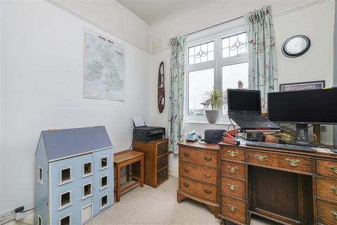 25 Charminster Avenue, London, SW19 3EL