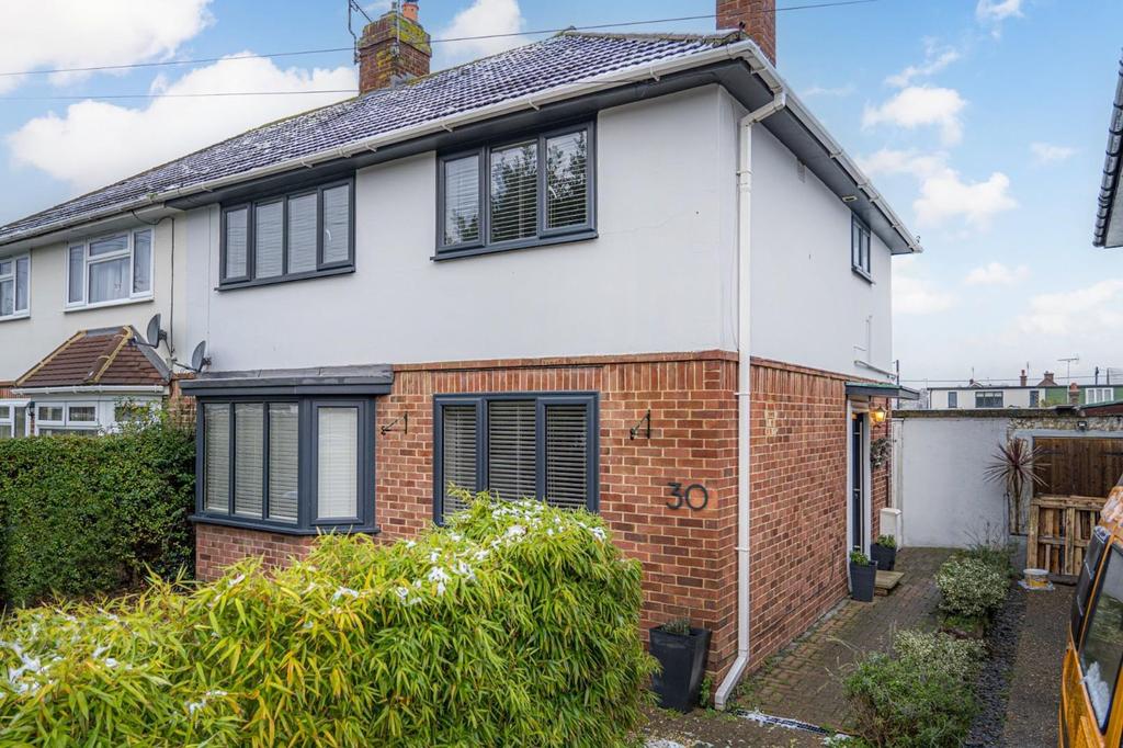 Norman Road, Whitstable, CT5 3 bed semidetached house £425,000