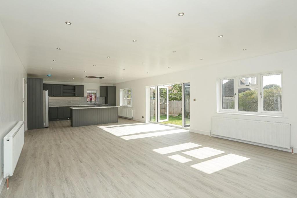 Linden Avenue, Herne Bay, CT6 3 bed detached bungalow £525,000