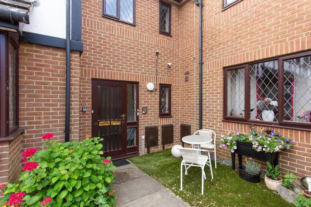 Sturry Court Mews, Sturry Hill, CT2 2 bed retirement property for sale