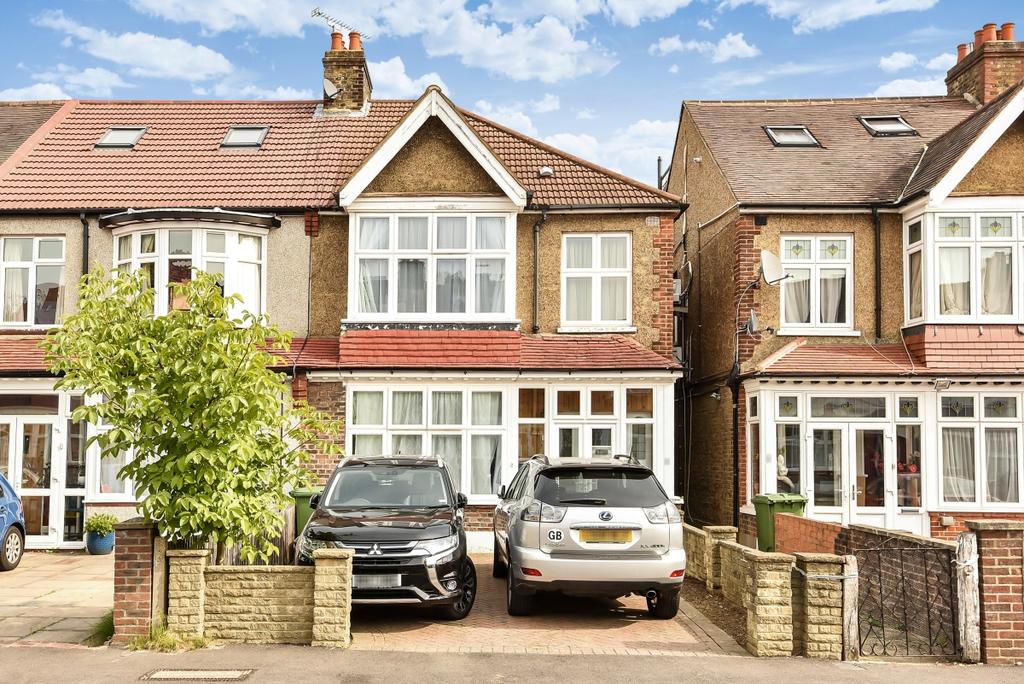 Woodville Road Morden SM4 3 bed house £5,000 pcm (£1,154 pw)