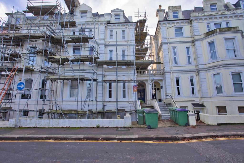 Augusta Gardens, Folkestone, CT20 2 bed property for sale £270,000