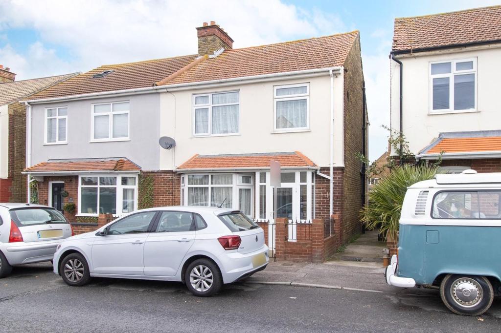Westover Road, Broadstairs, CT10 3 bed semidetached house £285,000