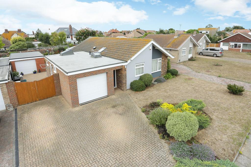 Nelson Court, Birchington, CT7 3 bed detached bungalow £595,000