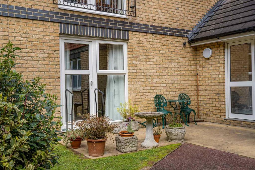 Ashford Road, Warren Lodge, CT1 2 bed retirement property for sale £