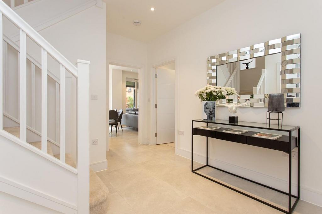 Bell Avenue, Canterbury, CT1 3 bed detached house for sale £570,000
