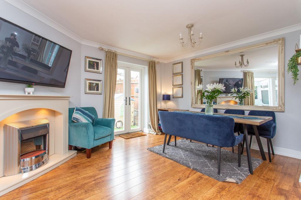 Orient Place, Canterbury, CT2 3 bed terraced house £450,000