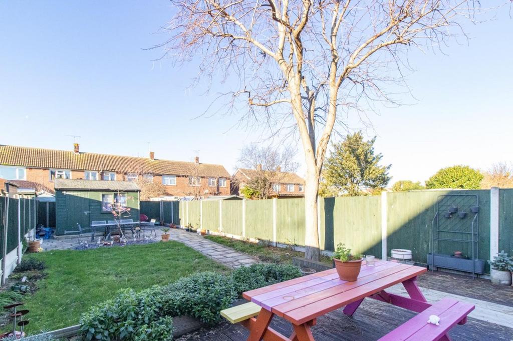 Maynard Avenue, Margate, CT9 3 bed semidetached house £370,000