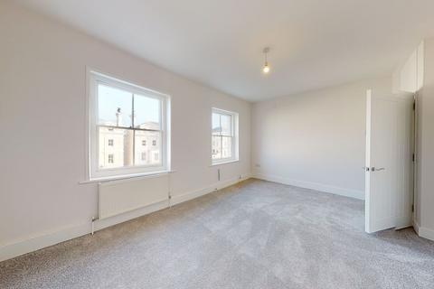 3 bedroom flat for sale, Trinity Gardens, Folkestone, CT20