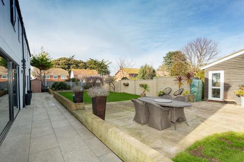 4 bedroom detached house for sale - Kingsgate Avenue, Broadstairs, CT10
