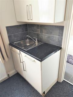 1 bedroom in a house share to rent, Hunter Road, Ilford IG1