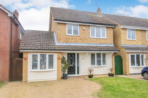 3 bedroom detached house for sale, Lapwing Drive, Heybridge