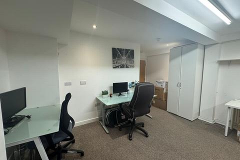 Office to rent, Kilburn High Road, Kilburn, NW6