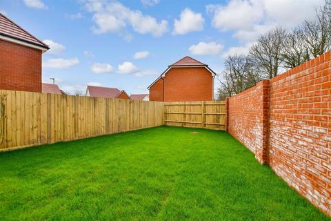 3 bedroom semi-detached house for sale - Gem Place, Eastergate, West Sussex