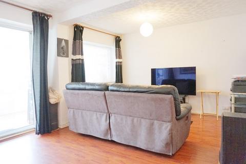 2 bedroom end of terrace house for sale, Dewsgreen, Basildon, Essex SS16