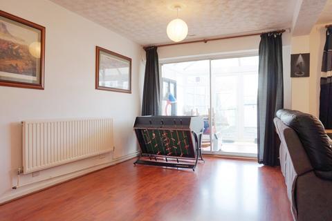 2 bedroom end of terrace house for sale, Dewsgreen, Basildon, Essex SS16