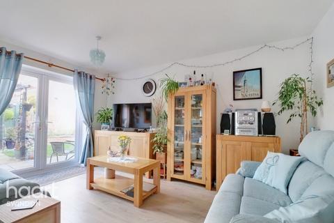 8 Highmoor Copse, Peatmoor, Swindon, SN5 5AB
