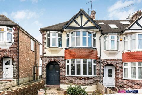 3 bedroom semi-detached house to rent, Woodfield Drive, London, EN4
