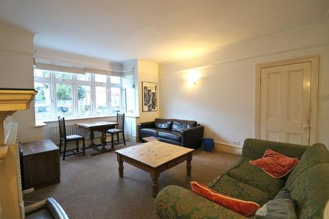 1 Lancaster Gardens, London, W13 9JY
