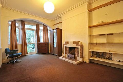 1 Lancaster Gardens, London, W13 9JY