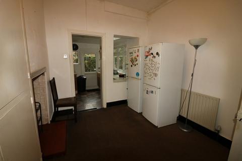 1 Lancaster Gardens, London, W13 9JY