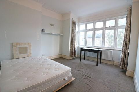 1 Lancaster Gardens, London, W13 9JY