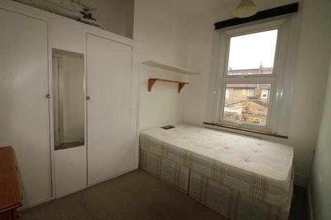 1 Lancaster Gardens, London, W13 9JY