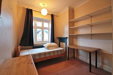 1 Lancaster Gardens, London, W13 9JY