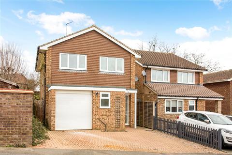 4 bedroom detached house to rent, Newton Close, Harpenden, Hertfordshire, AL5