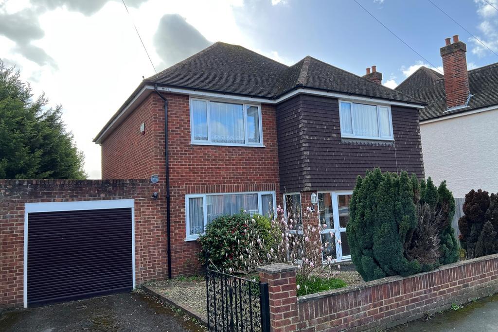 Clarence Street, Egham, Surrey, TW20 3 bed detached house £695,000