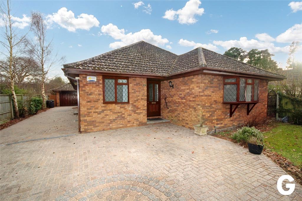Sandy Lane, St. Ives, Ringwood, Hampshire, BH24 4 bed bungalow for sale