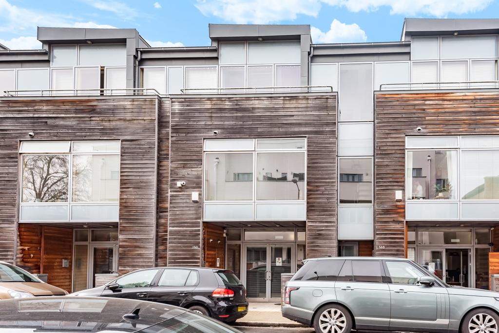 Gordon Road London SE15 2 bed apartment £2,000 pcm (£462 pw)