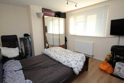 28 Craydene Road, Erith, DA8 2HR