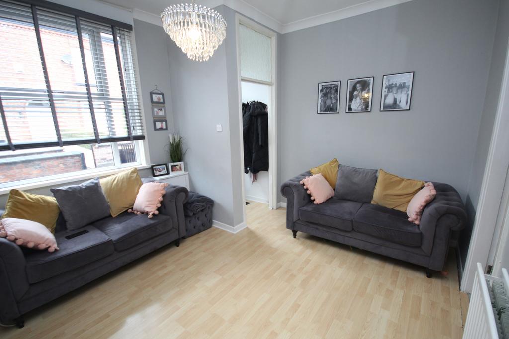 Trafford Grove, Stretford, M32 8LN 2 bed terraced house £270,000