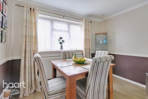 9 Cross Green, Basildon, SS16 5QW